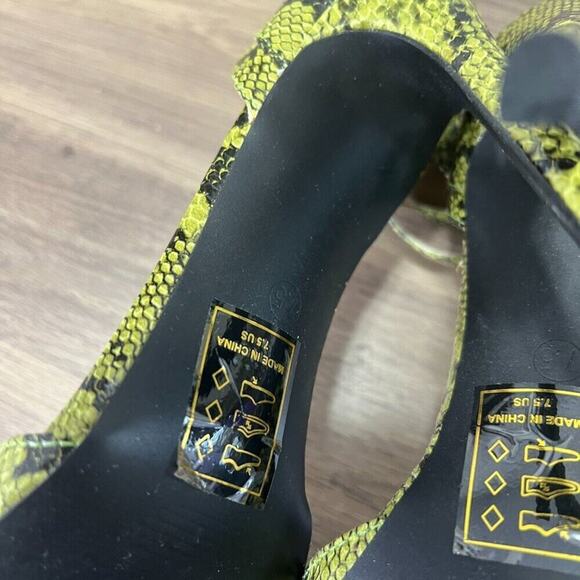 Shoedazzle Sophia & Lee Snake Skin April heels - Picture 6 of 9